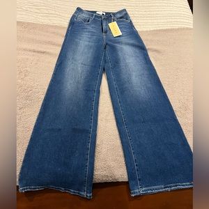 Risen wide leg jeans